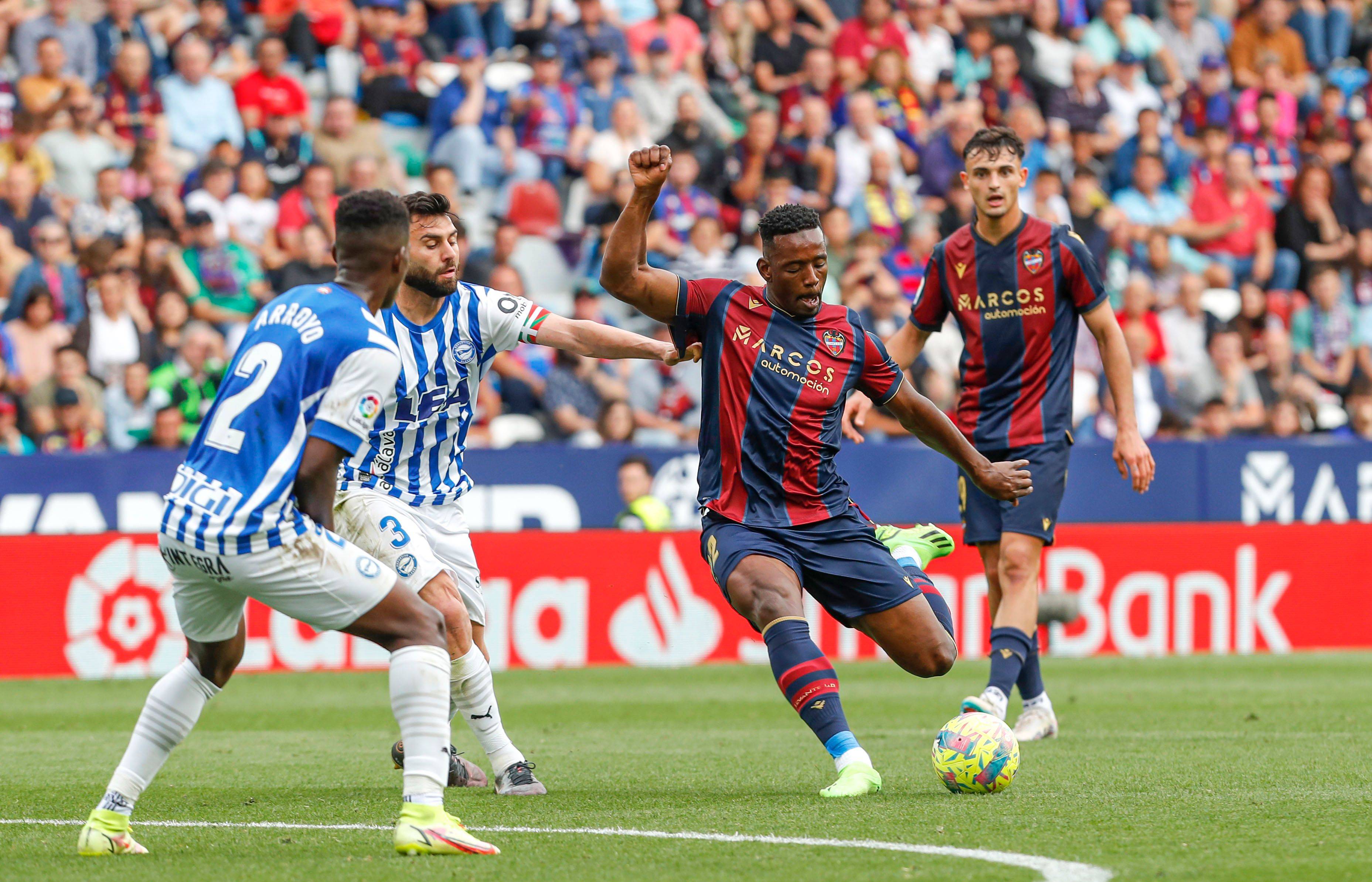 乐鱼体育平台 -关于冲刺阶段达拉斯独行侠调整名单以备西甲；战术微调环节打磨；引发热议；年轻球员得到机会的信息