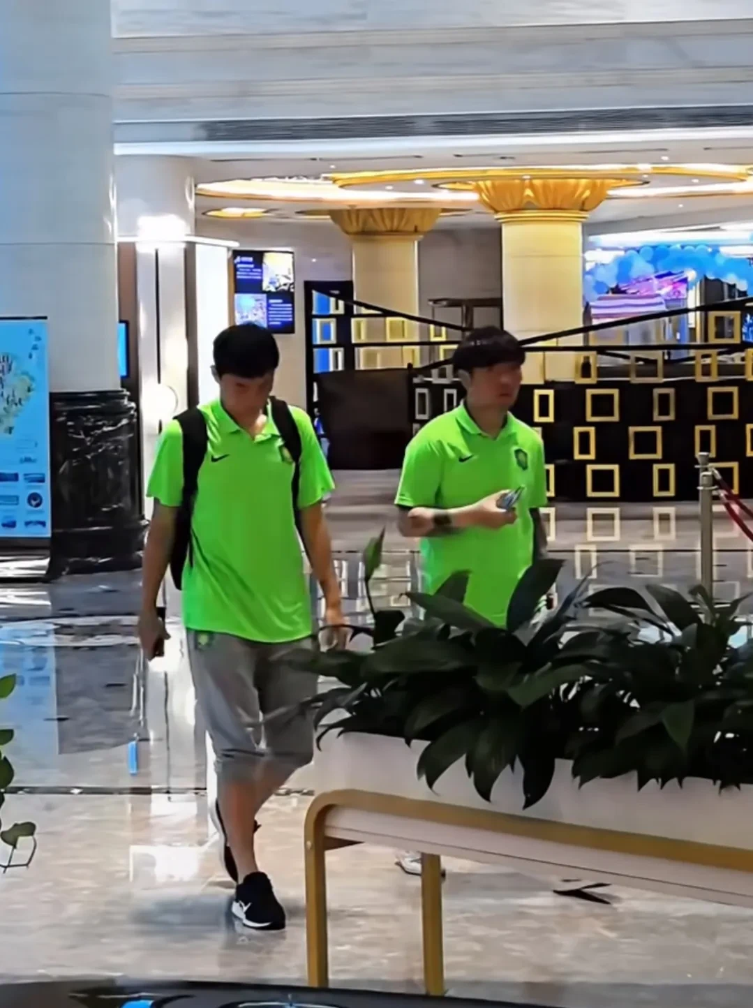 乐鱼体育入口 -北京国安发布备战花絮，赛后完成体检，欧超杯任务艰巨，训练强度明显提升(国防部宣布备战令)