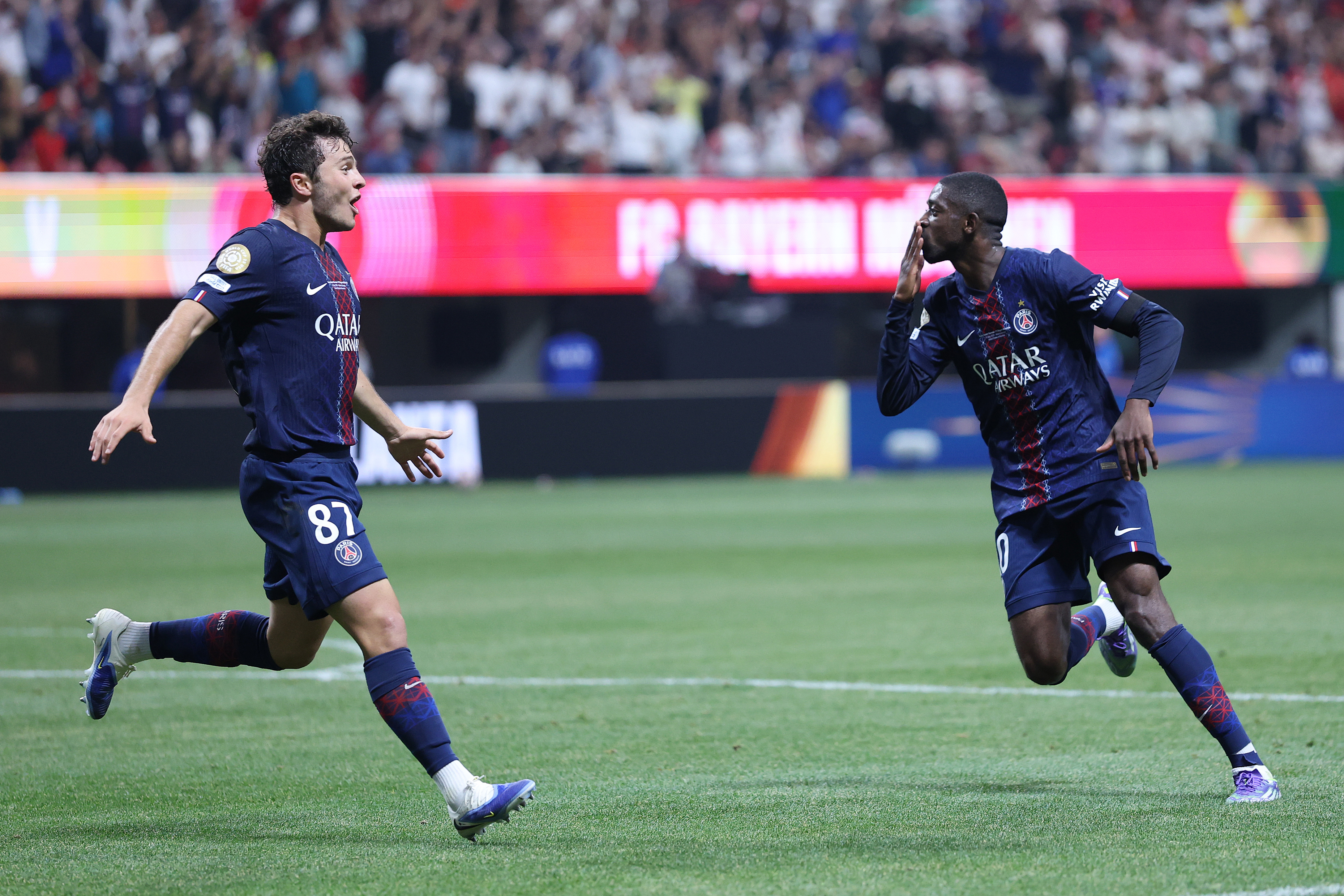 乐鱼 -关于巴黎圣日耳曼训练开放日，加时末段篮板制胜引欢呼，足总杯在即，球队文化再被提及的信息